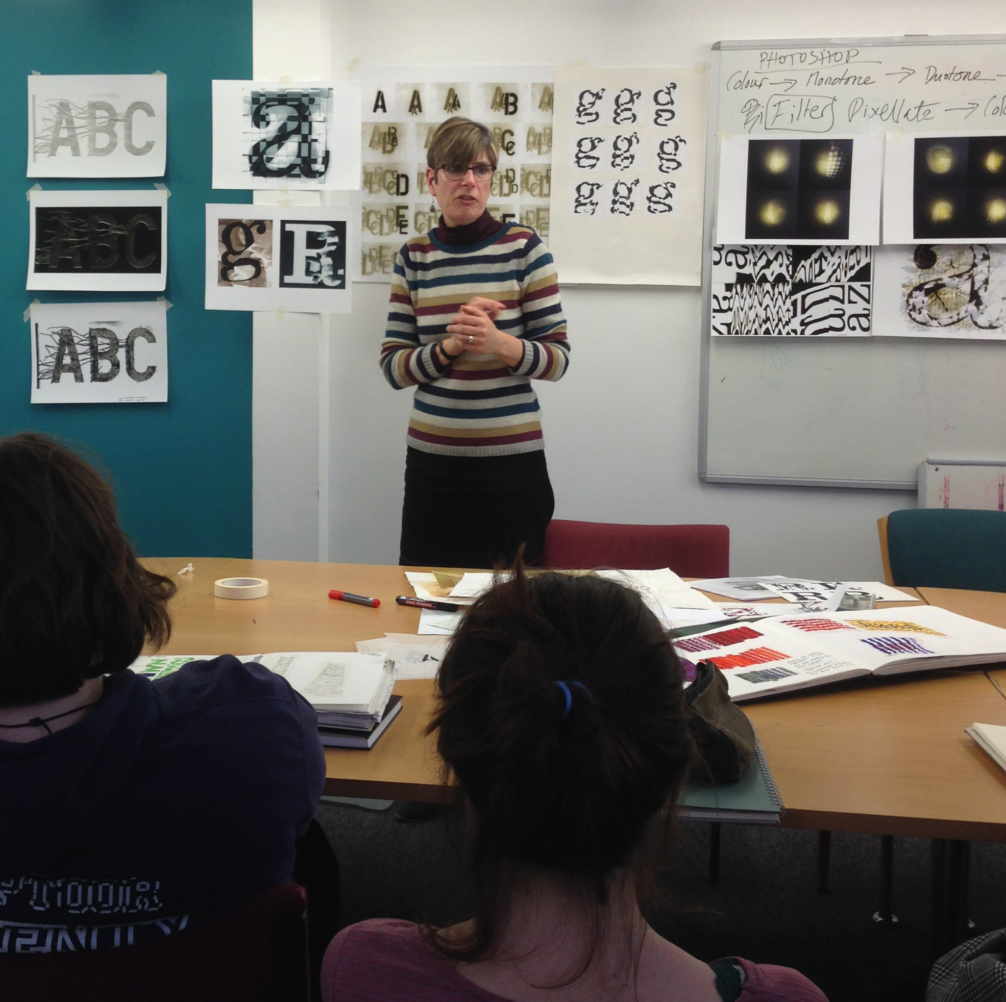 Rhiannon Robinson lecturing a typography workshop
