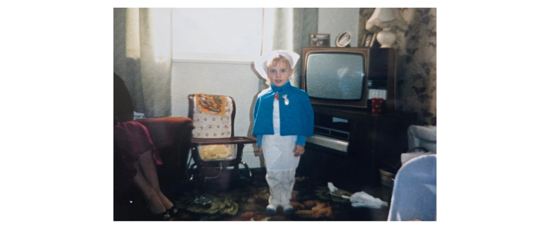 Sarah childhood.webp, 