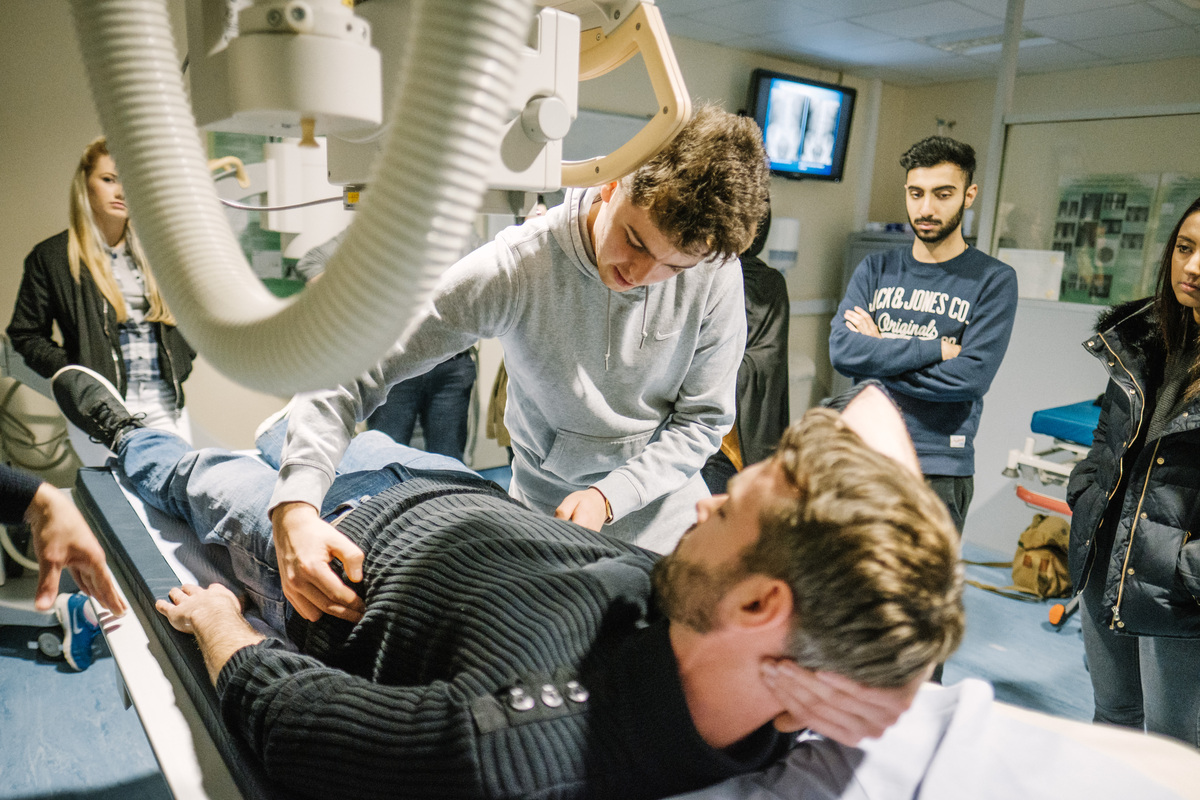 How to become a radiographer