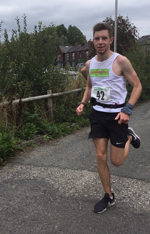 Joe Morrell running, Joe Morrell running the MBNA Chester Marathon 