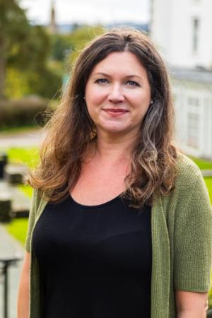 Photo of Dr Penny Bradshaw