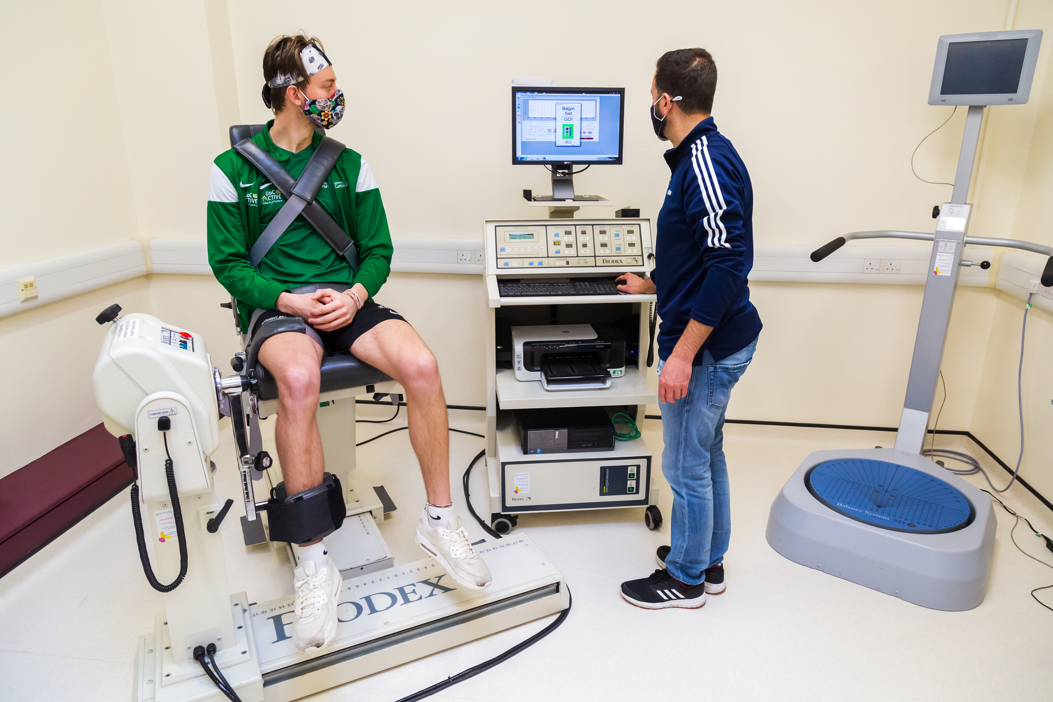 Student and a lecturer conducting tests in the biomechanics and physiology lab
Student and a lecturer conducting tests in the biomechanics and physiology lab